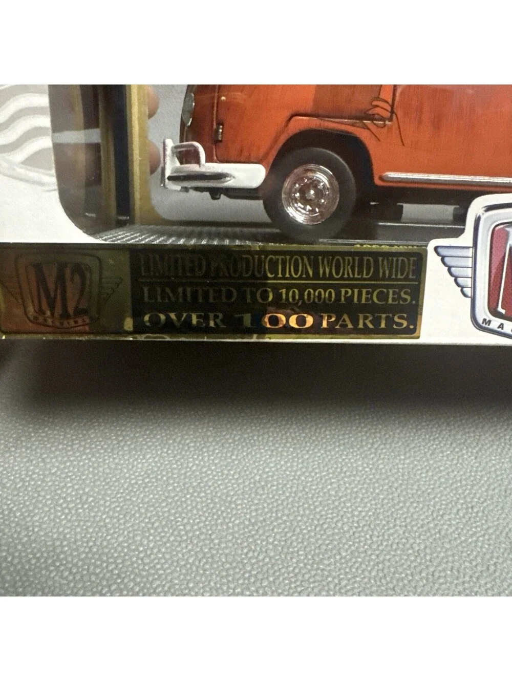 M2 Machines 1/24 RUSTY 1960 VW Microbus Deluxe USA Model R45 Red White Patina